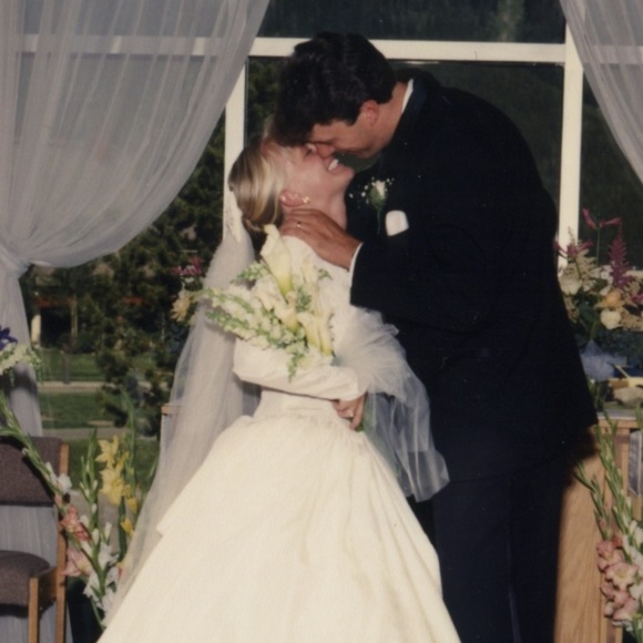 Meet your Posher, Christine! - Picture 3 of 4